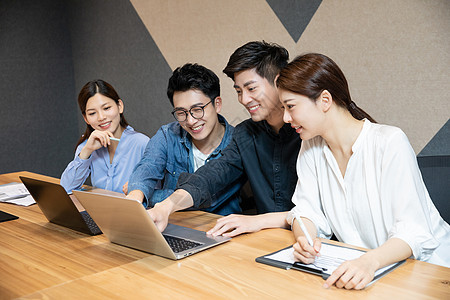 秘书|职场生存法则：“为难”领导就是为难自己