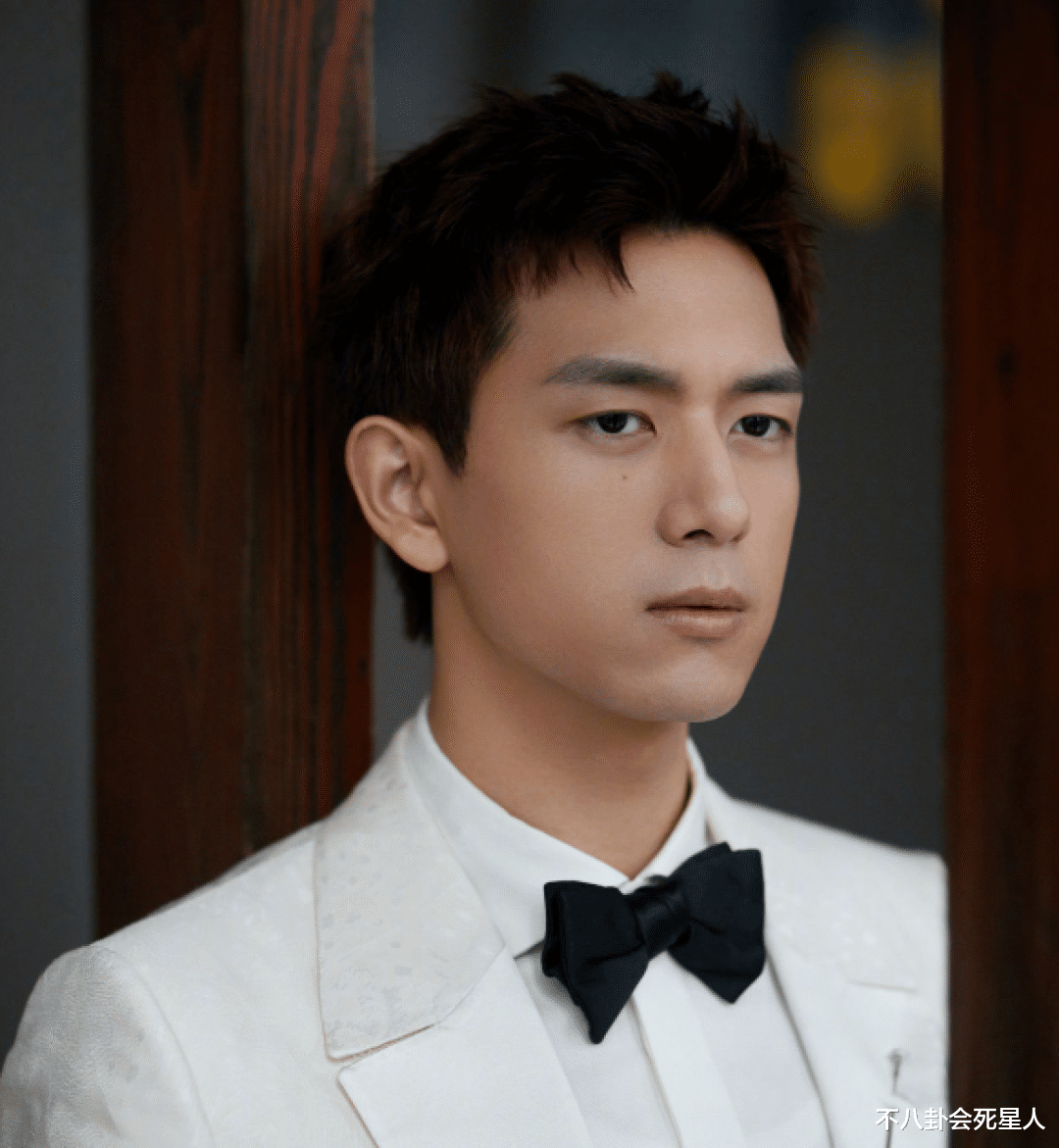 张艺兴|解约潮来了！张艺兴、杨幂等27位明星解约，港台艺人立场也坚定