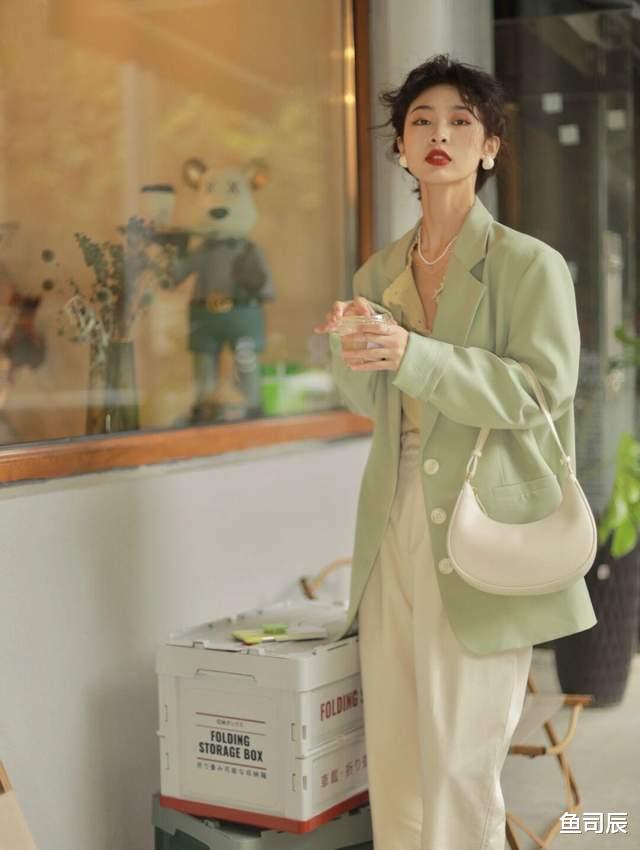 鱼司辰|复古港风穿搭怎么配?这些小技巧赶紧收藏起来,让你变得更加洋气