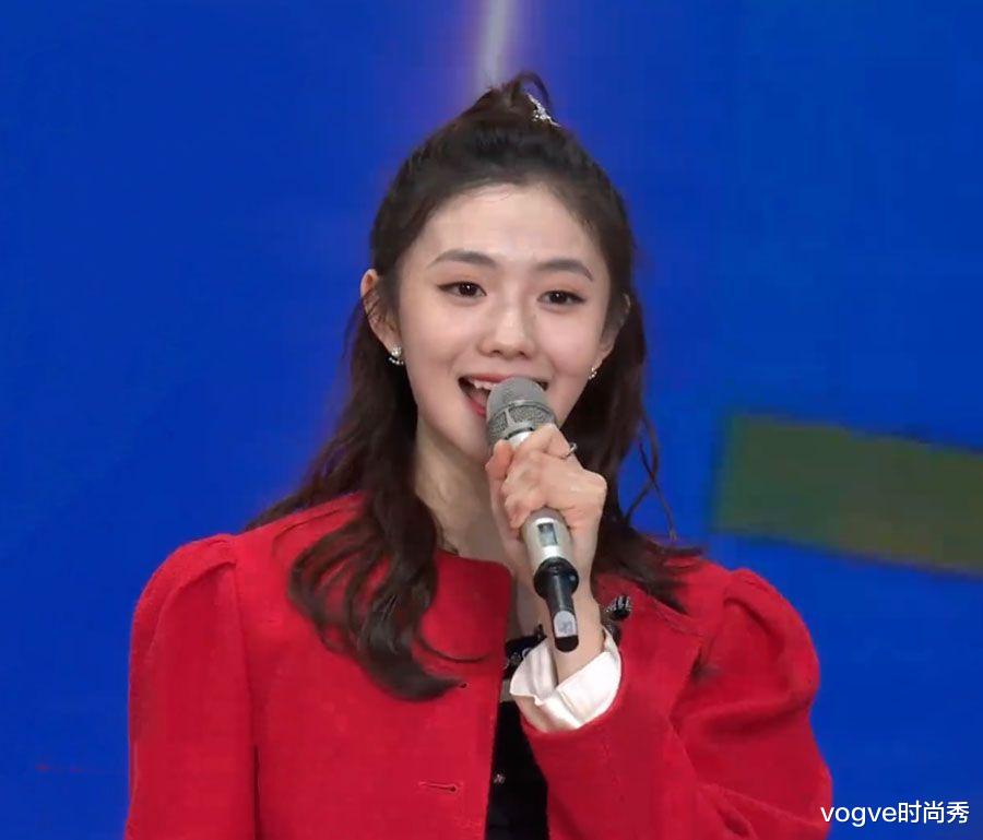 春晚|春晚“大头照”来了：迪丽热巴甜美可爱，周冬雨的颜值让人沉默了