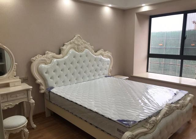 家具正在搬进的欧式风新家，整体效果超大气温馨，忍不住想搬进来