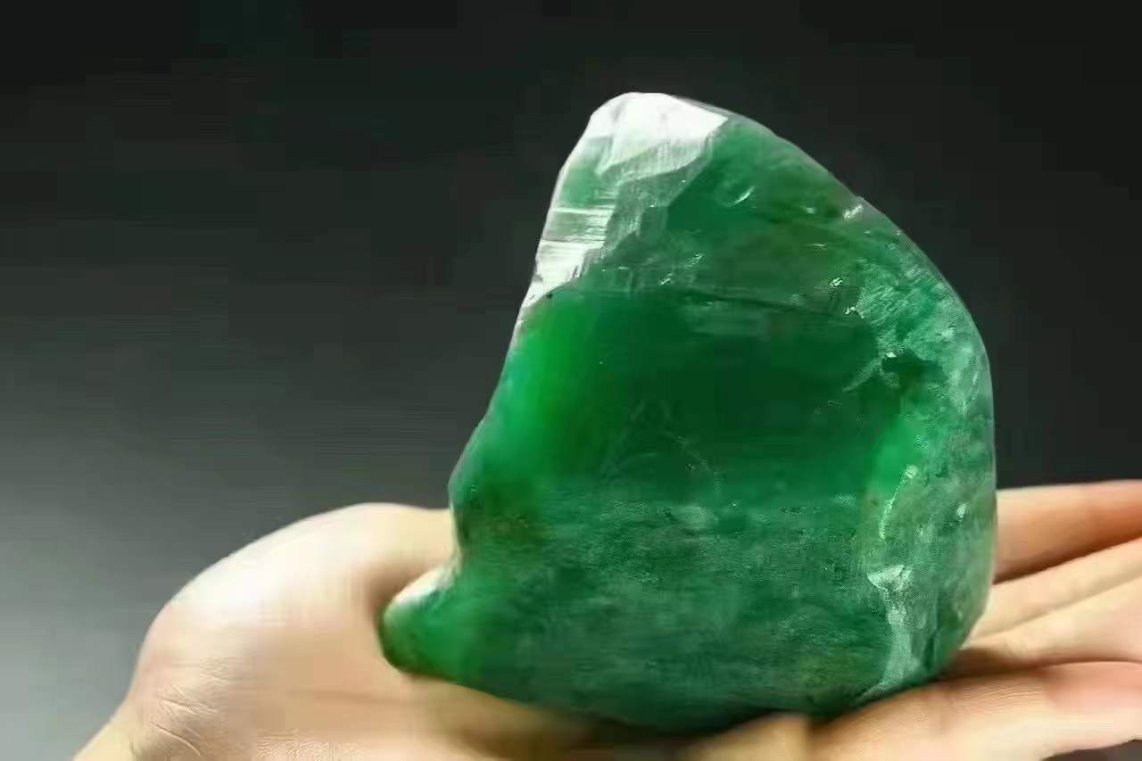 |买了翡翠原石,不知道做什么题材,可以来问我哦