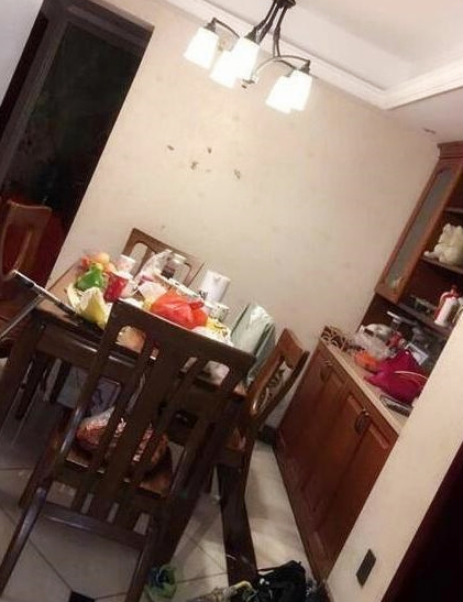 摊上个邋遢媳妇，45万装修的新房半年狗窝，客厅看一次心酸一次