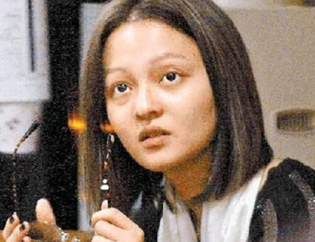 花颜有情兮 张韶涵首登《奔跑吧》，一身白衣出尘飘逸，发型却被指像丫环？