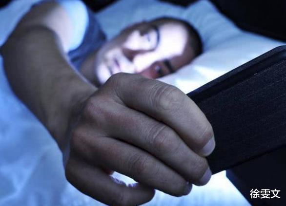 半夜偷看“不良网站”，删除历史记录也没用，愿你不在其中