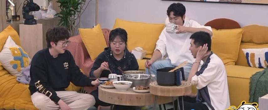 |阿雅做客《毛雪汪》，自曝曾通宵追杨紫的剧，而黄子韬更夸张！