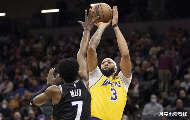 湖人隊|效率值+33！湖人神射歸位三分10中6狂攬22分，逆轉(zhuǎn)取勝他當(dāng)居首功