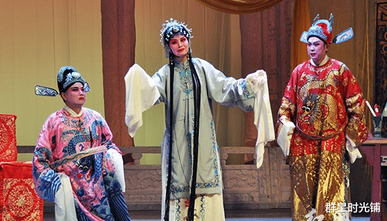 春晚|军旅歌唱家雷佳:连登春晚舞台12次,身家上亿,丈夫身份不一般