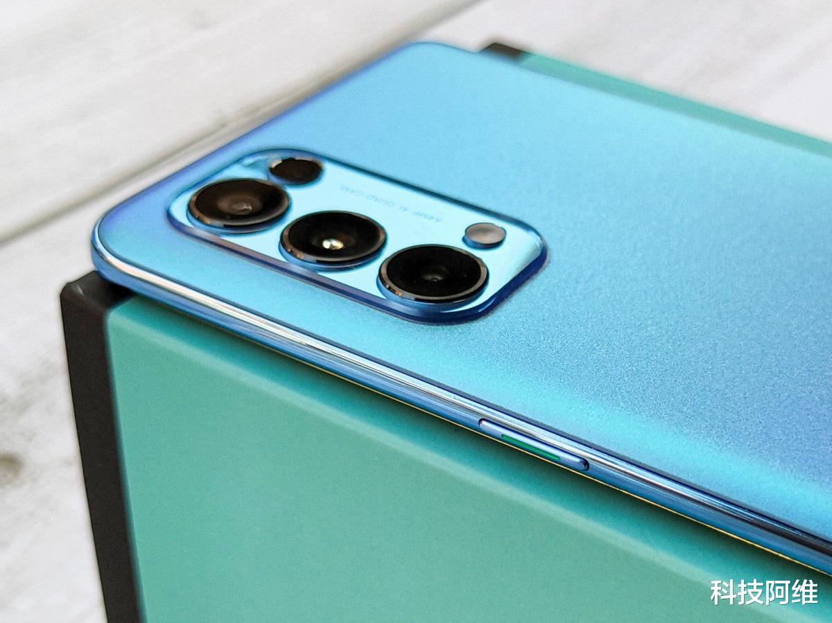 曲面屏|从3399元跌至2999元，6400万四摄+曲面屏，高颜值手机加速让路