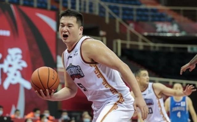 身份证|万圣伟透露打野球一年能挣100万，王晶：你直接念我身份证！