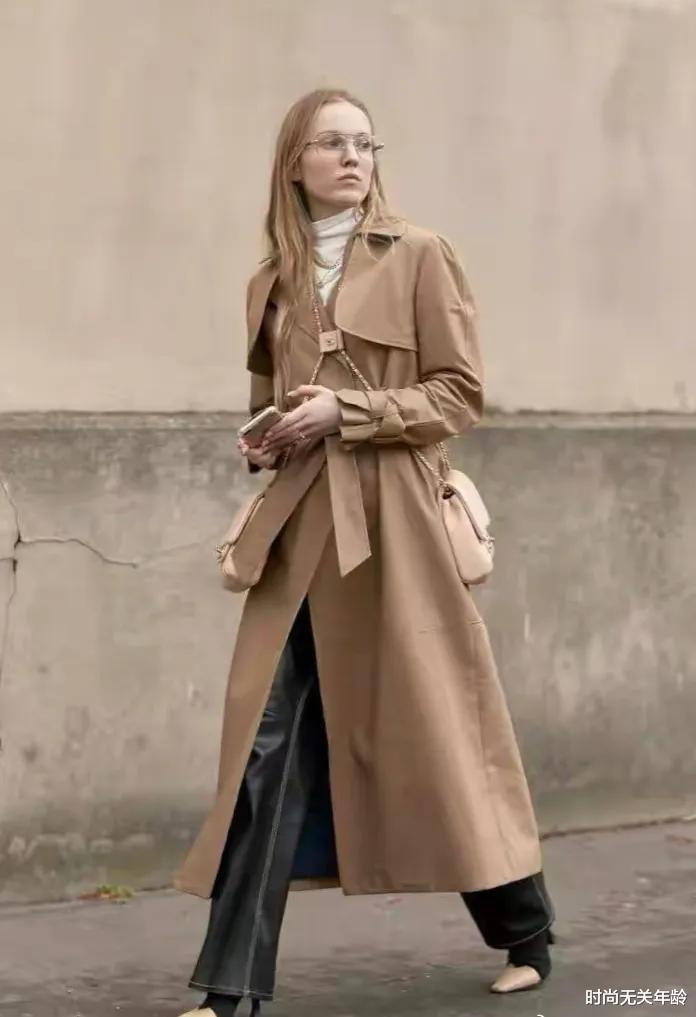 时尚无关年龄 风衣正当时，人人都有的风衣怎么穿才时髦？十种穿法想时髦赶紧收