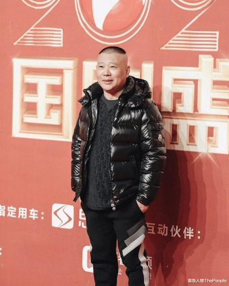 哈利·波特|男星走红毯啥时候也能卷起来？有人穿羽绒服，有人像遛弯老大爷