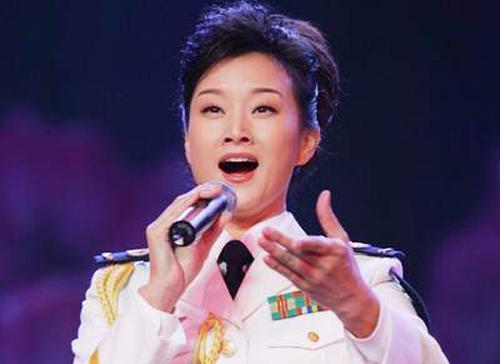 央视春晚|她9次登上央视春晚， 嫁大37岁富商老头， 如今落魄无人识！