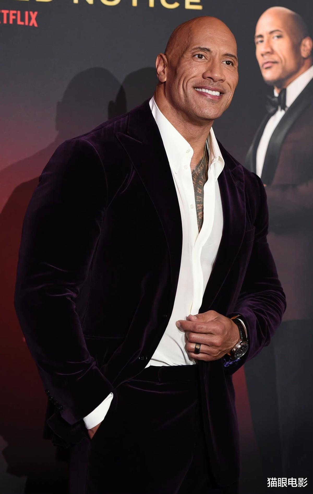 蒋雯丽|巨石强森带妈妈出席首映礼，母子俩长得太像，网友：区别只是头发