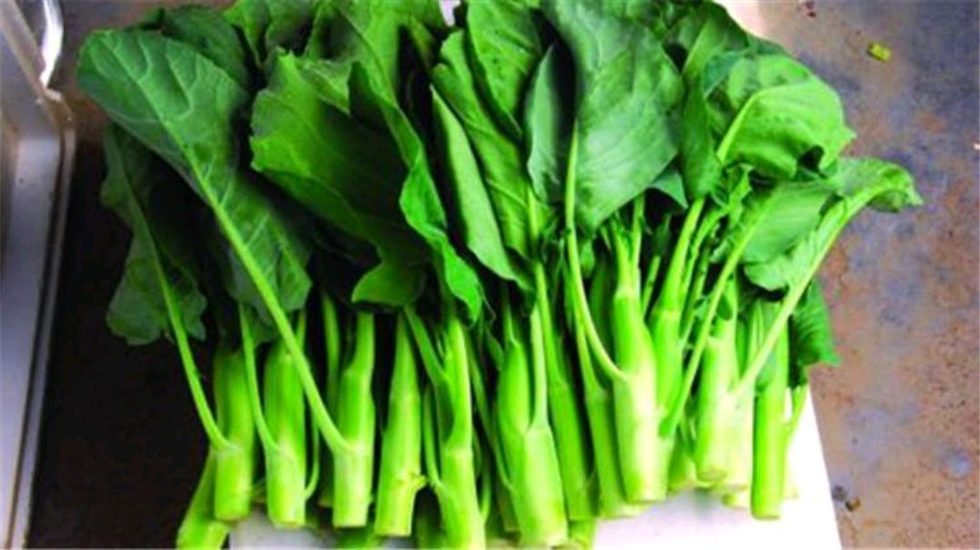 雄性激素|给男性朋友提个醒:4种食物吃多了,容易降低雄性激素,尽量少碰