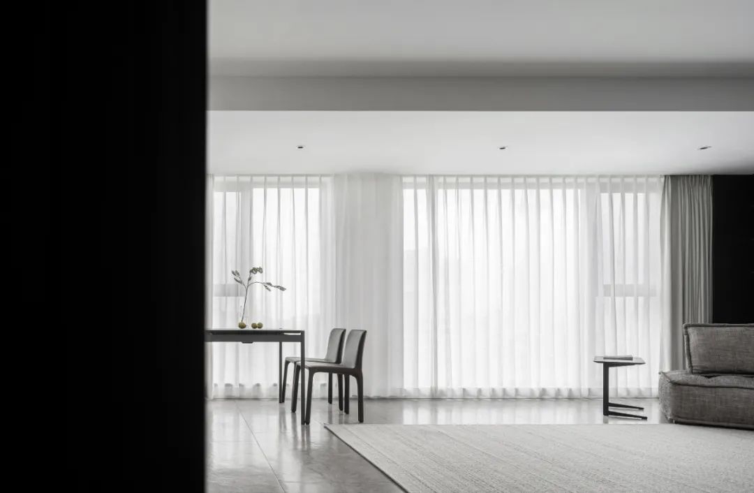 国潮新家丨200㎡极简风落地窗+开放式书房，让生活回归自由舒适