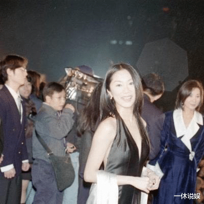 徐华凤|因果报应吗？徐华凤插足富豪家庭7年，熬成原配后患癌症去世