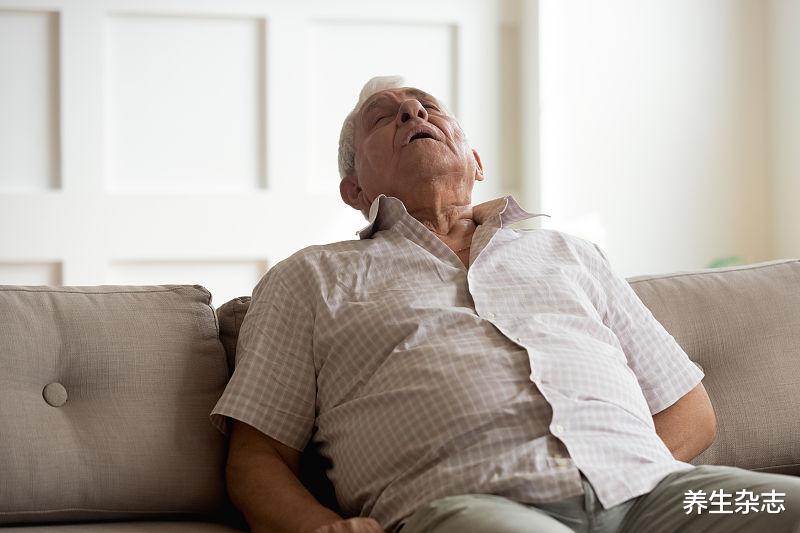 为什么老年人坐着就打盹，躺下又睡不着？中医告诉你答案