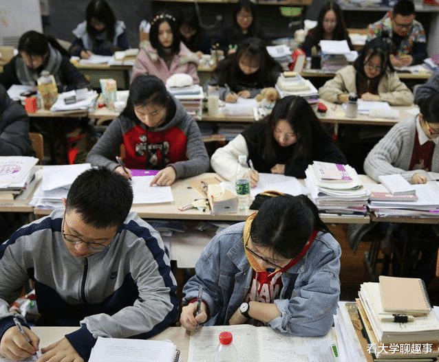 专升本|专科生迎来好消息！学生或将免考直接升本科，就业也有新变化