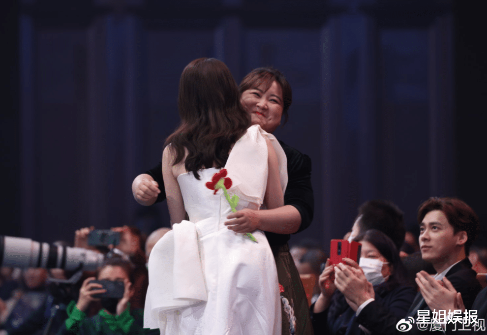 贾玲|从“小演员”到金鸡影后，张小斐终于成了贾玲口中的大腕！