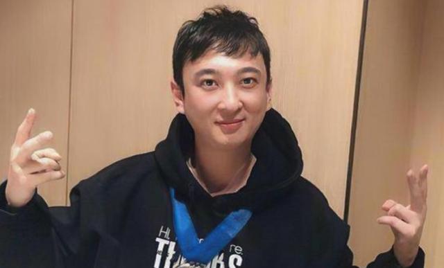 孙一宁|孙一宁无滤镜古装照曝光，青涩稚嫩招风耳显眼，难怪王思聪那么爱