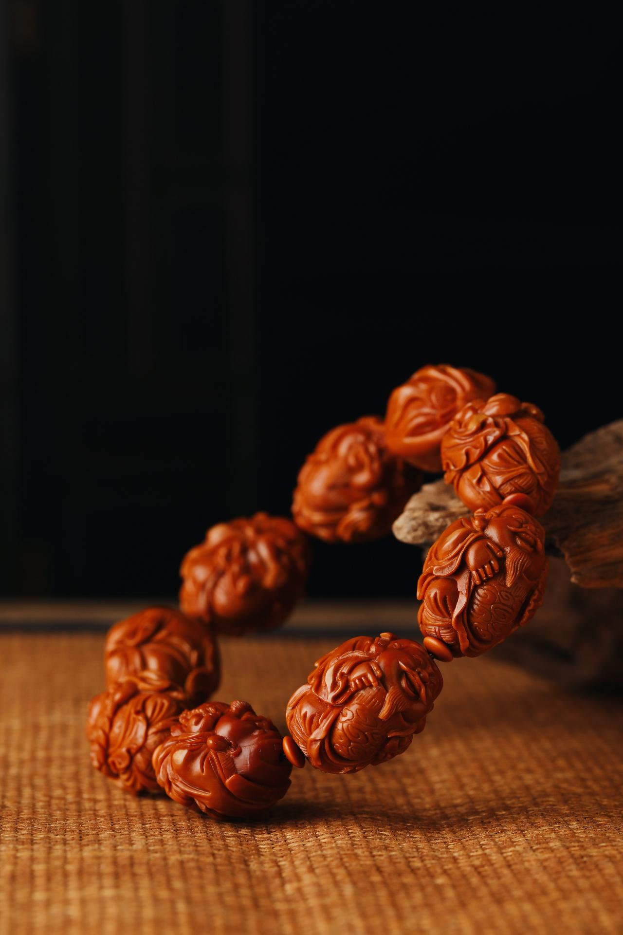 橄榄核|百匠诀核雕丨什么橄榄核好？这才是真正的高端文玩！