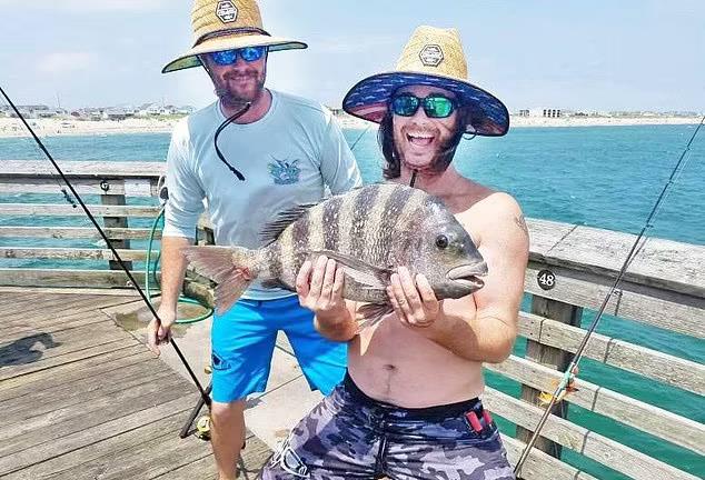 马丁|北美海岸惊现怪鱼，满口人类牙齿，身上条纹像囚服，味道鲜美