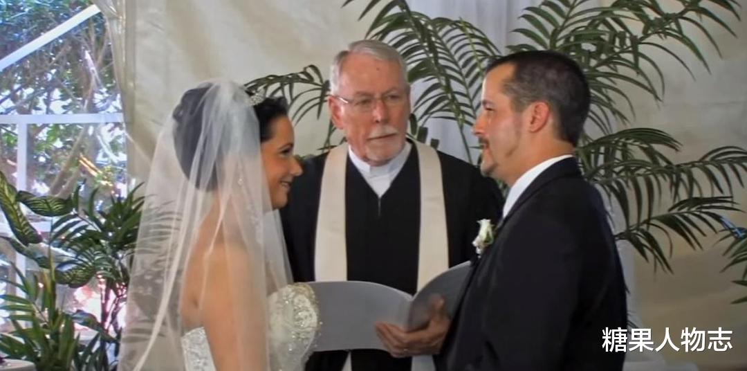 美国男子出轨，杀了老婆和两女儿后谎称妻女失踪：希望她们快回来