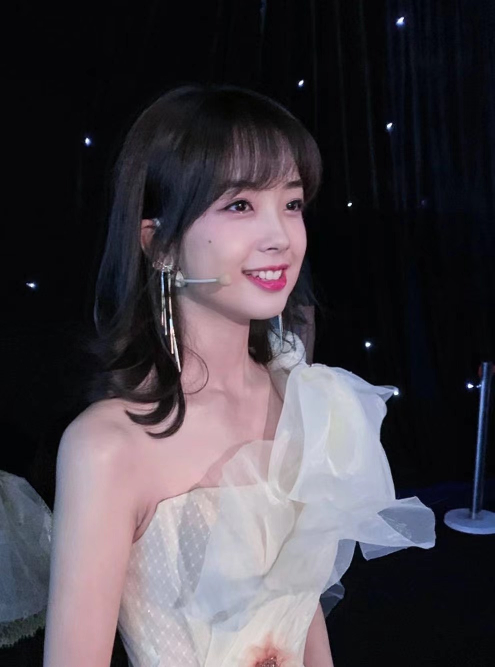 蔡徐坤|央视王冰冰遭疯狂粉丝人肉！婚姻过往疑似曝光，四级成绩都被扒出