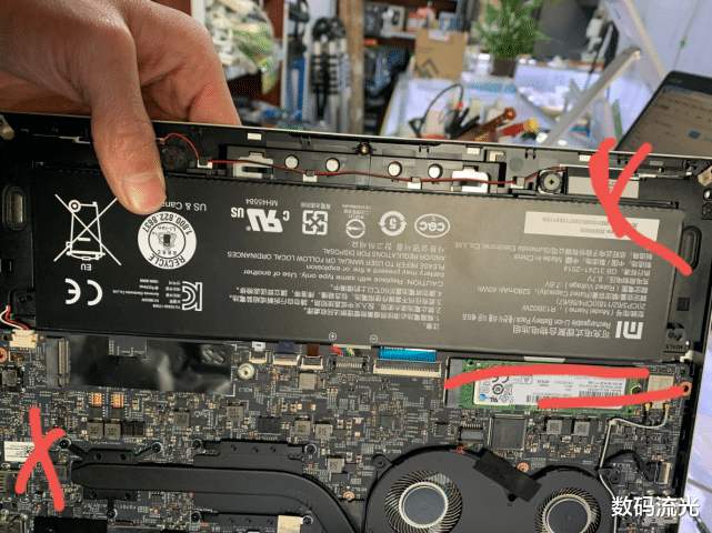 机器人|客户修电脑险被坑，电脑电量100%却不能开机，售后：换主板3000！