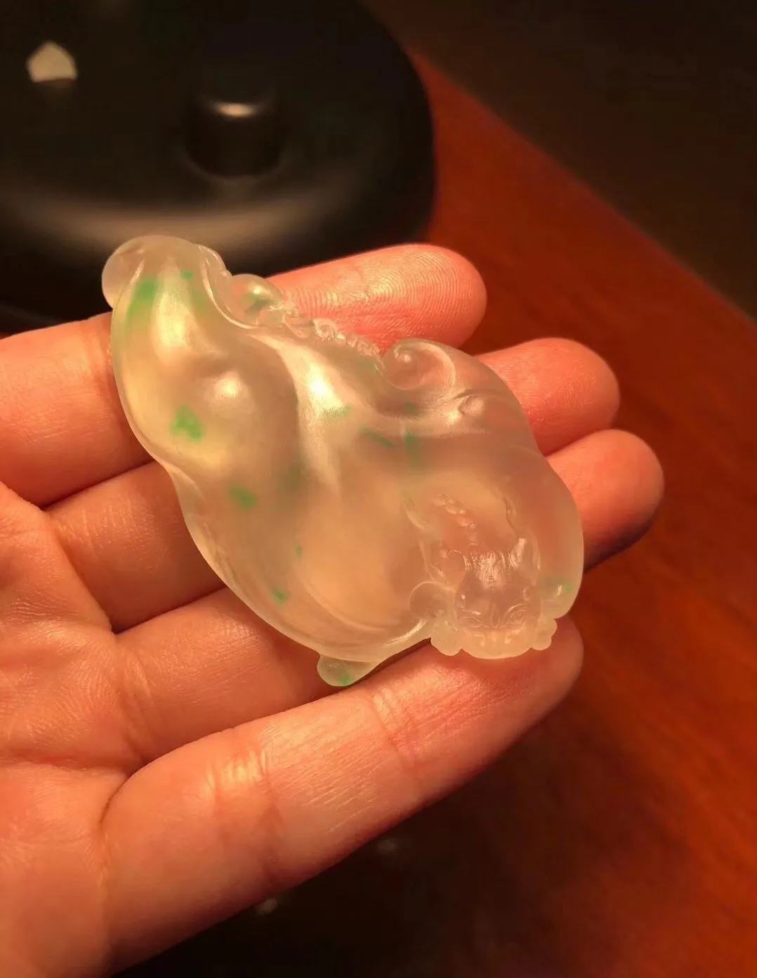 翡翠|三块极品的玻璃底阳绿翡翠片料，起货后让你无法想像之美！