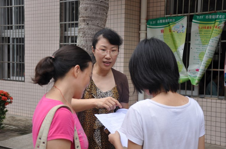 |男生讨厌的女生职业排行，网红排名第二，榜首颜值高却不敢娶