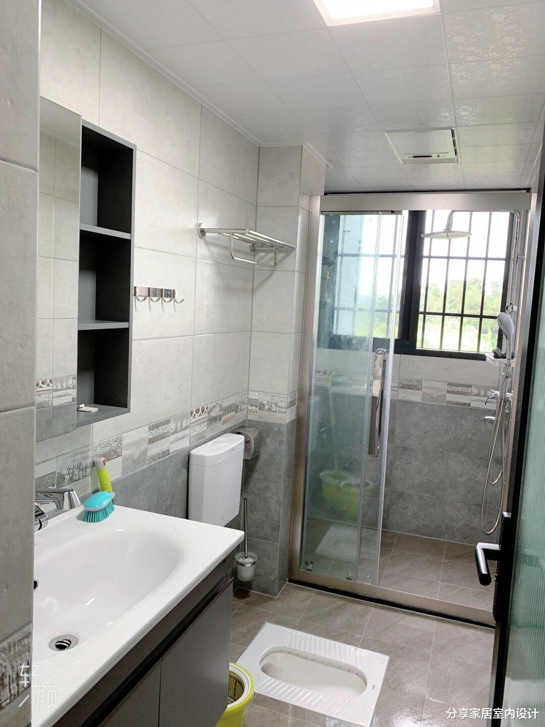 宿舍|一家四口新房，鞋柜衣帽一体柜很实用，电视墙更是大气，很满意！