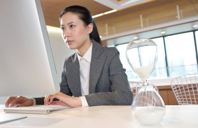 全职妈妈|销售经理放弃2万月薪去做月薪8千的工作，只因职场对女性太不友好