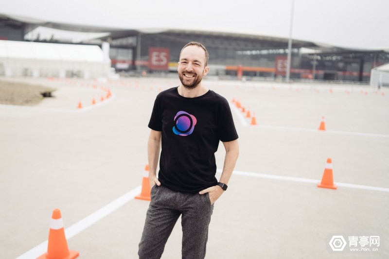 VR|在車上玩VR不暈？holoride車載VR技術和生態戰略揭秘