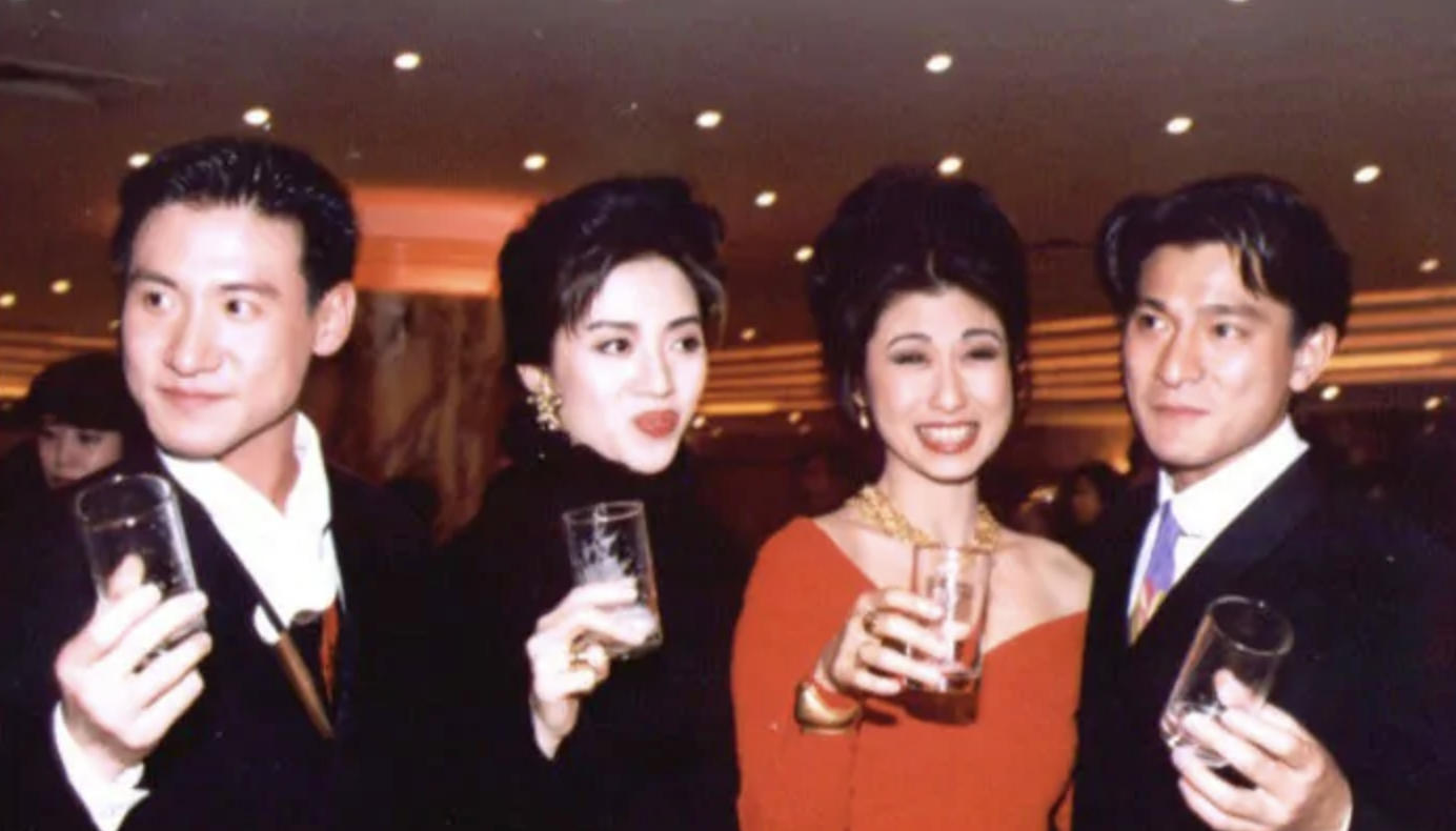 梅艳芳|梅艳芳逝世18周年，袁咏仪深夜晒照问候，连续第11年悼念梅姐