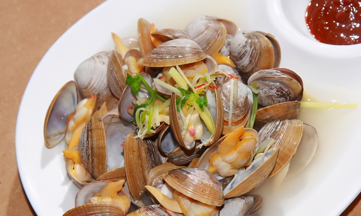 痛风|常年吃素，33岁男子痛风入院，医生：4种食物是“嘌呤大户”，白送也不吃