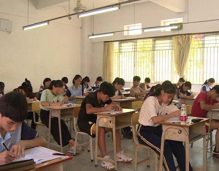 早恋|中考推出新政策,22年将实行“两考合一”,中考录取率或将降低