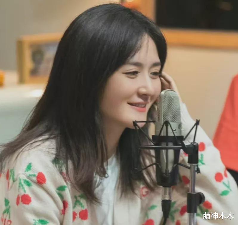 谢娜|要上春晚？谢娜多次前往北京工作，行程内容保密，粉丝暗示大胆猜