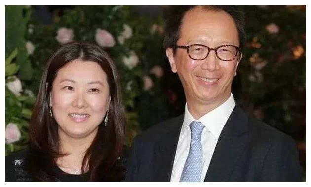 梁锦松|传伏明霞与梁锦松已经离婚，两人不同方式作出回应，网友：太遗憾