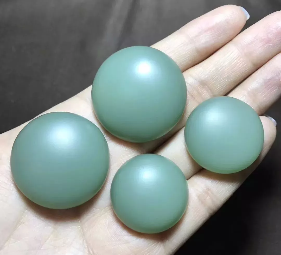 小叶紫檀|说说和田玉的有色料的那些事