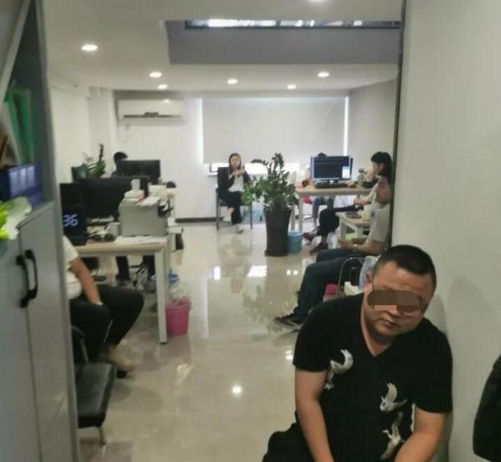 炒“期货”亏损一百来万中年男子烧炭自杀,揭露一起恐怖的期货诈骗案!