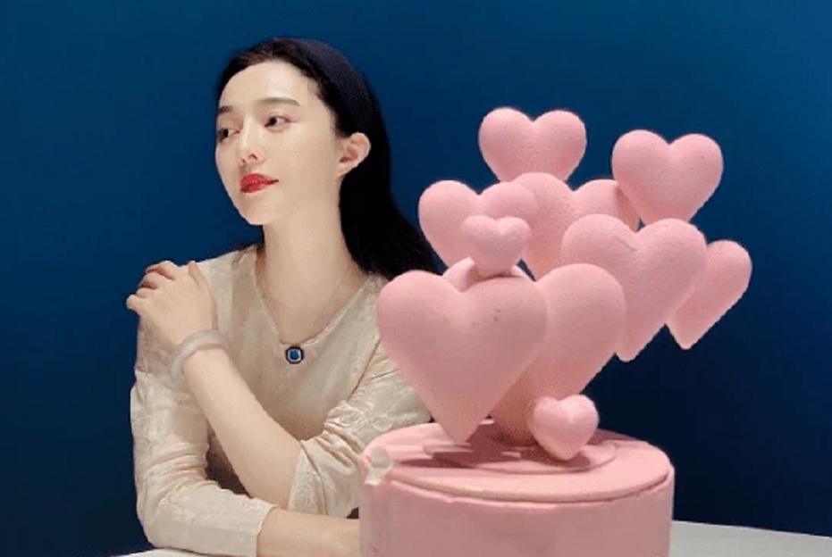 时尚风行派|范冰冰40岁生日让人心酸!穿香槟裙戴玉镯走佛媛路线,人都变温婉