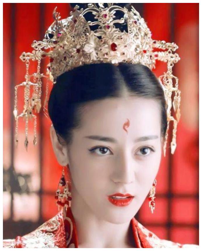 迪丽热巴|终于扬眉吐气，热巴最新古装美出新高度，再没人说她男扮女装了