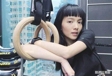 陈嘉宝|三年抱三！31岁TVB童颜女星三胎随时可生，罕见公开孕肚写真照