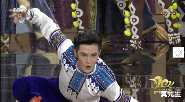 主持人|央视春晚的别样看点：岳云鹏预言上热搜，吴京将婚纱照搬上舞台