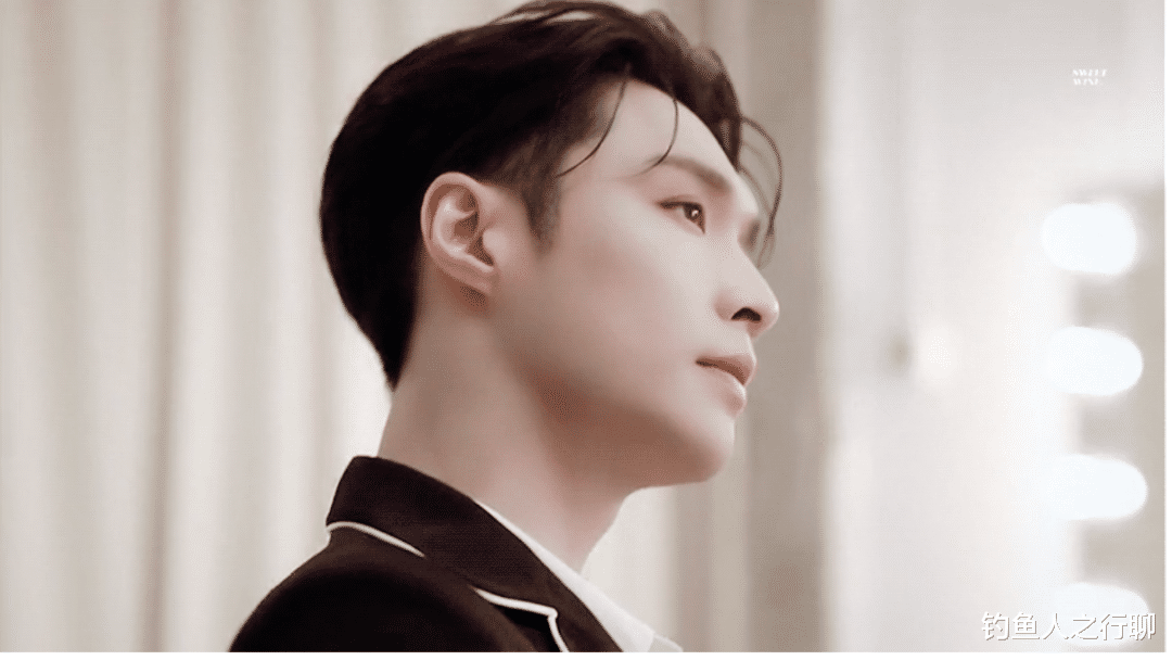 黑粉|媒婆妆、烈焰红唇、脸色蜡黄，他们这广告物料怕不是黑粉拍的吧？