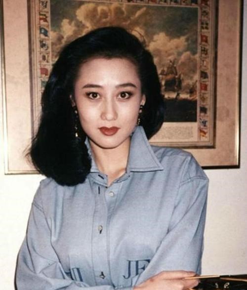 利智|李连杰心甘情愿把20亿留给她，你可知道利智有多厉害