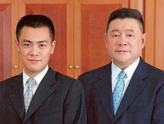 刘銮雄|刘銮雄血亏百亿,甘比豪宅庆生,12岁女儿身价达40亿,真人生赢家