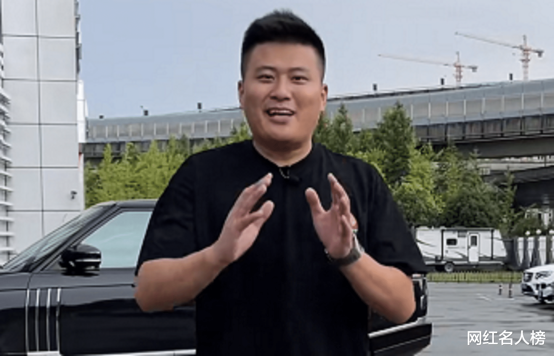 浓烈难咽下|八戒：改造夜市摊爆红，两年捞金超4700万，与猴哥究竟什么关系？